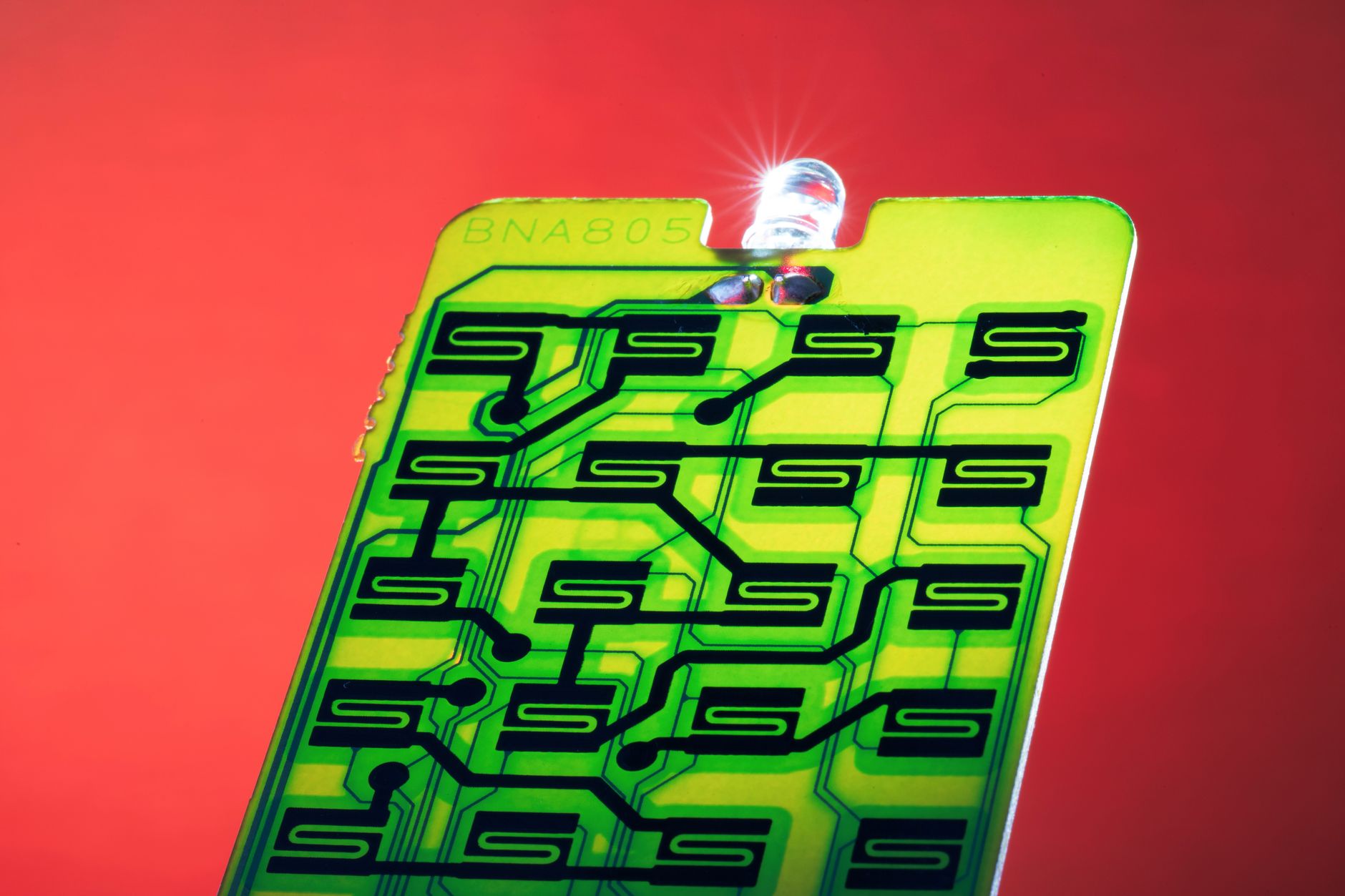 Stretchable electronics: Smart AI reveals hidden rules